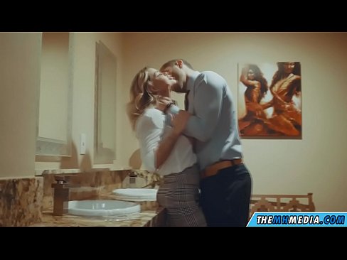 ❤️ Cum busty flava seducit in latrinae publicae Anal porn at la.pornodil.ru